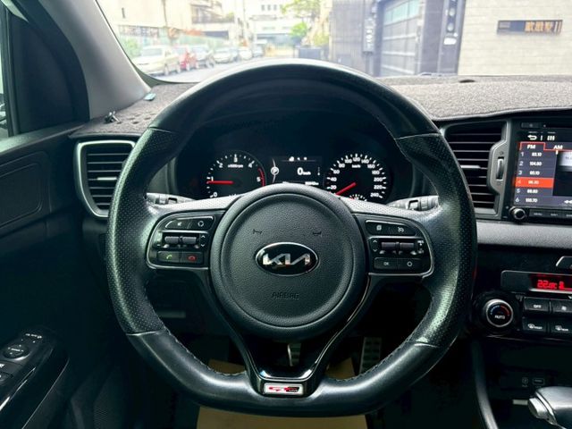 Sportage GT line 外型運動有型耐看 配備豐富一應俱全 空間實用性大 通勤代步與家人假日出遊的好選擇  第9張相片