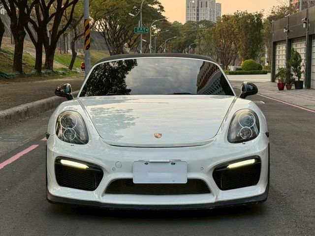 981 Boxster 原鈑 中置引擎後區 換檔俐落 轉向精準 開蓬享受人生 日常使用與山路操駕皆適宜 性能與浪漫的結合  第3張相片