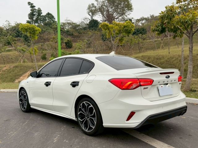 Focus STline Lommel 原鈑件 運動外型帥氣有型 配備質感兼具 操控靈活 底盤穩定 兼顧熱血與實用  第2張相片