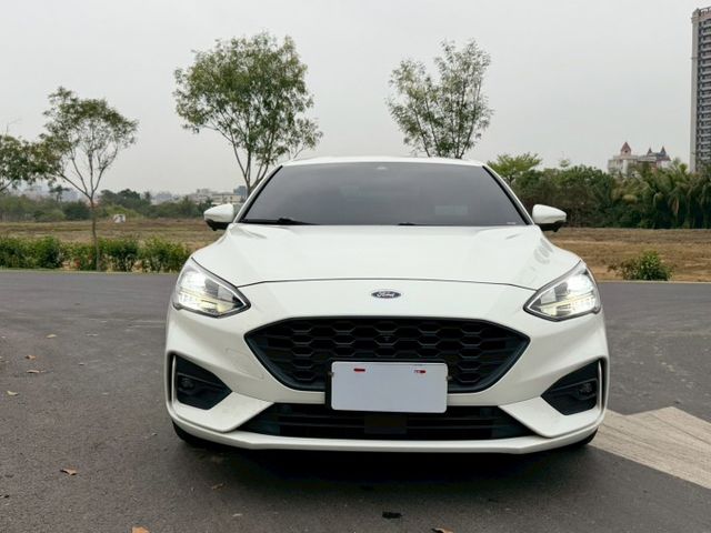 Focus STline Lommel 原鈑件 運動外型帥氣有型 配備質感兼具 操控靈活 底盤穩定 兼顧熱血與實用  第3張相片