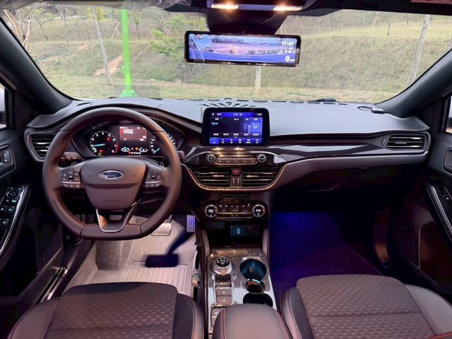 Focus STline Lommel 原鈑件 運動外型帥氣有型 配備質感兼具 操控靈活 底盤穩定 兼顧熱血與實用  第5張相片