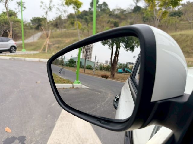 Focus STline Lommel 原鈑件 運動外型帥氣有型 配備質感兼具 操控靈活 底盤穩定 兼顧熱血與實用  第9張相片