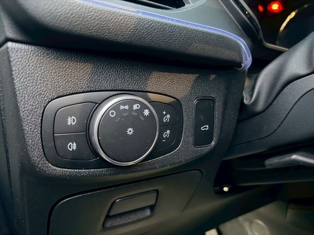 Focus STline Lommel 原鈑件 運動外型帥氣有型 配備質感兼具 操控靈活 底盤穩定 兼顧熱血與實用  第15張相片