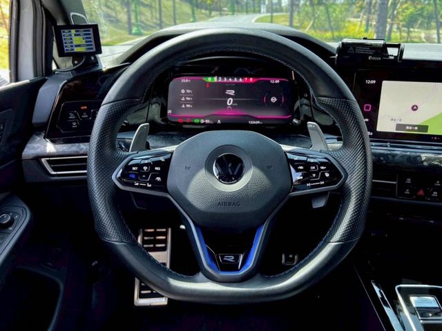 Golf Variant R 改裝估計超過50萬 性能與空間一次到位 四驅操控熱血帶勁 旅行車的實用兼具駕馭樂趣  第11張相片