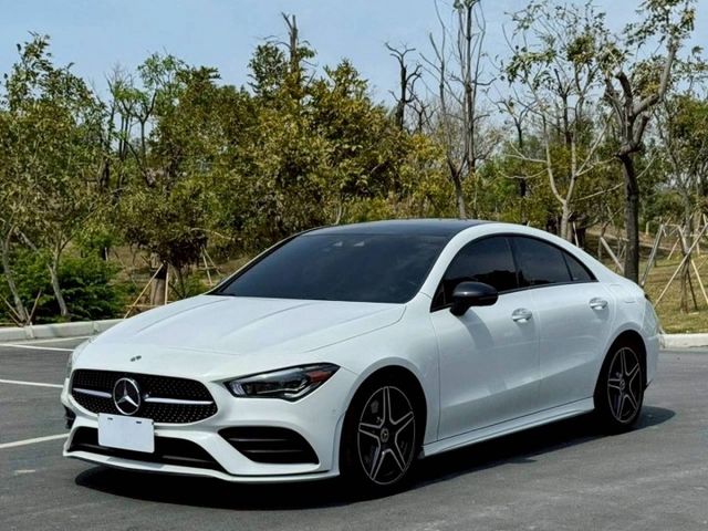 Cla250 AMG 原鈑件 跑格外型結合豪華質感 渦輪動力輕快順暢 配備豐富 日常代步與個性品味一次滿足  第1張相片