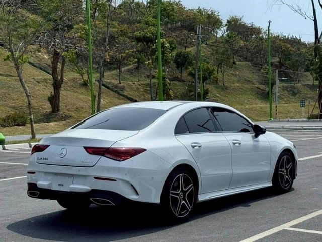 Cla250 AMG 原鈑件 跑格外型結合豪華質感 渦輪動力輕快順暢 配備豐富 日常代步與個性品味一次滿足  第2張相片