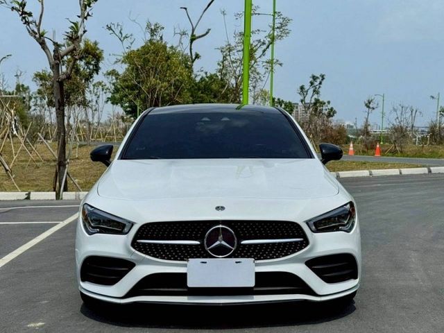 Cla250 AMG 原鈑件 跑格外型結合豪華質感 渦輪動力輕快順暢 配備豐富 日常代步與個性品味一次滿足  第3張相片