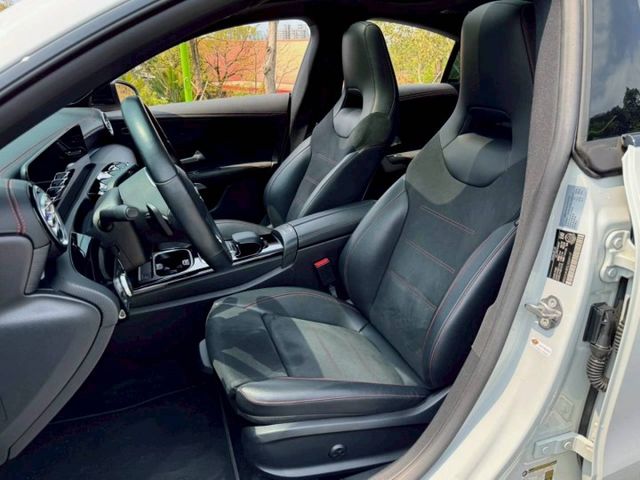 Cla250 AMG 原鈑件 跑格外型結合豪華質感 渦輪動力輕快順暢 配備豐富 日常代步與個性品味一次滿足  第7張相片