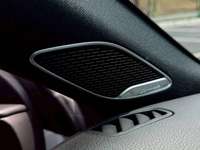 Cla250 AMG 原鈑件 跑格外型結合豪華質感 渦輪動力輕快順暢 配備豐富 日常代步與個性品味一次滿足  第13張相片