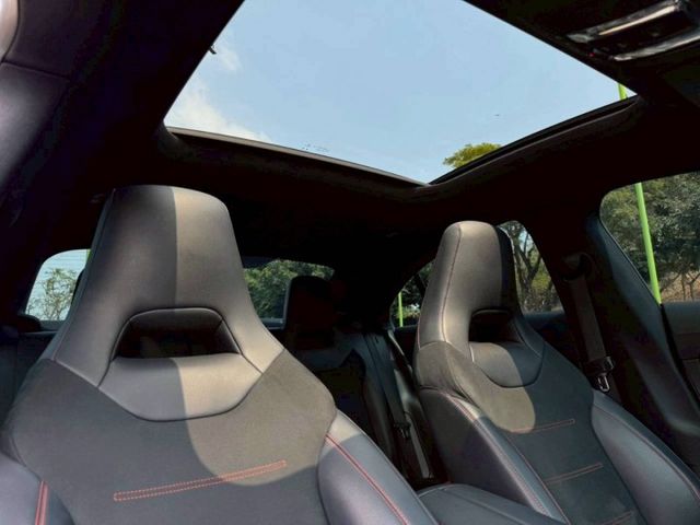 Cla250 AMG 原鈑件 跑格外型結合豪華質感 渦輪動力輕快順暢 配備豐富 日常代步與個性品味一次滿足  第15張相片