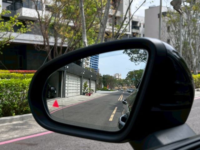 Cla250 AMG 流線跑房外型吸睛有型 渦輪動力輕快有勁 內裝質感與科技配備兼具 帥氣與樂趣合而為一  第5張相片