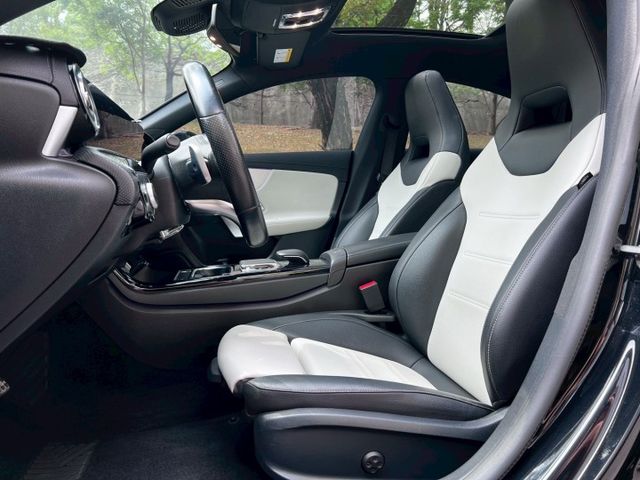 Cla250 AMG 流線跑房外型吸睛有型 渦輪動力輕快有勁 內裝質感與科技配備兼具 帥氣與樂趣合而為一  第7張相片