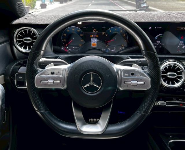 Cla250 AMG 流線跑房外型吸睛有型 渦輪動力輕快有勁 內裝質感與科技配備兼具 帥氣與樂趣合而為一  第9張相片