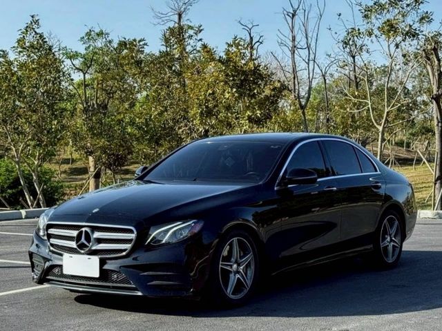 E300 P1配置 原鈑件 豪華科技感兼具 外型穩重大器 內裝質感細膩舒適 動力飽滿順暢 無論商務代步與日常使用皆宜  第1張相片