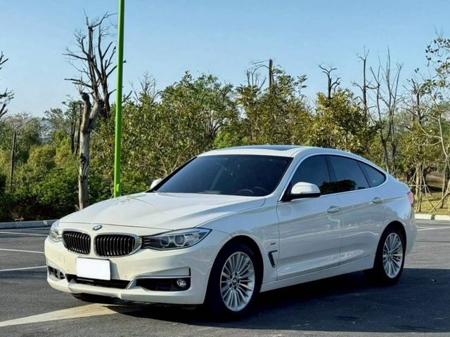 320 GT 原鈑 擁有跑旅外型與寬敞空間 動力順暢 操控靈活 兼顧駕馭樂趣與實用性能 適合喜歡質感與個性的你  第1張相片