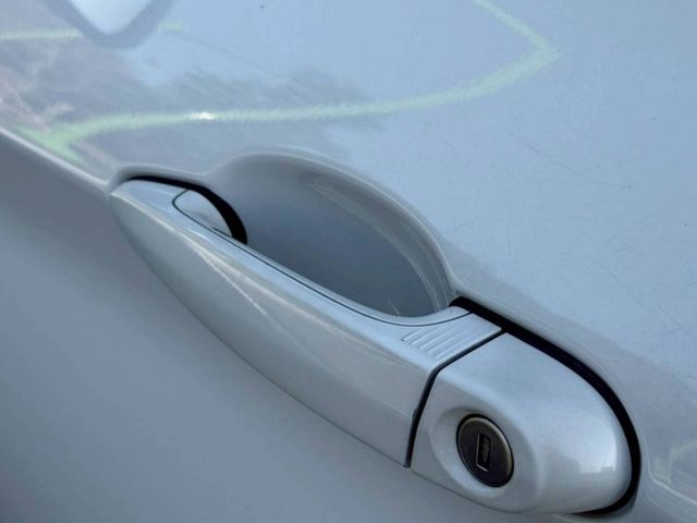 320 GT 原鈑 擁有跑旅外型與寬敞空間 動力順暢 操控靈活 兼顧駕馭樂趣與實用性能 適合喜歡質感與個性的你  第6張相片