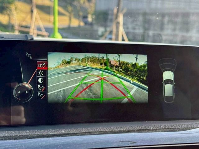 320 GT 原鈑 擁有跑旅外型與寬敞空間 動力順暢 操控靈活 兼顧駕馭樂趣與實用性能 適合喜歡質感與個性的你  第14張相片