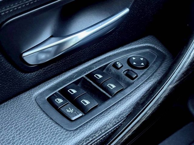 320 GT 原鈑 擁有跑旅外型與寬敞空間 動力順暢 操控靈活 兼顧駕馭樂趣與實用性能 適合喜歡質感與個性的你  第15張相片