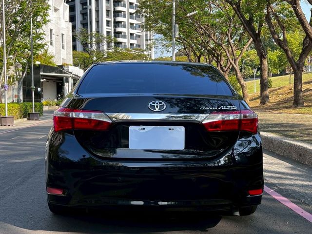 Altis 原鈑 妥善率極高里程極低 油耗表顯出色 動力順暢好上手 空間實用 乘坐舒適 是通勤代步與家庭用車省心的熱門車  第4張相片