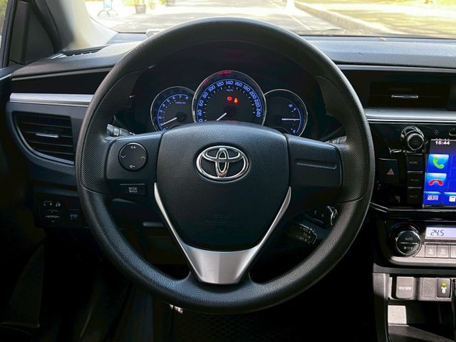 Altis 原鈑 妥善率極高里程極低 油耗表顯出色 動力順暢好上手 空間實用 乘坐舒適 是通勤代步與家庭用車省心的熱門車  第9張相片