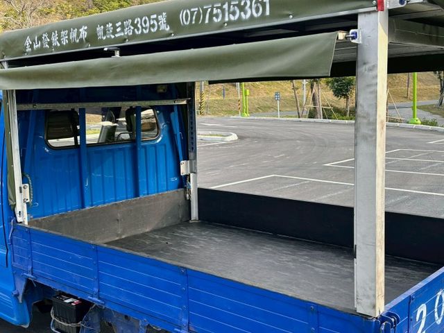 中華菱利 里程極低 耐操實用 載貨空間大 維修保養相對單純 適合做生意 跑工程或日常載物 是工作的好夥伴  第8張相片