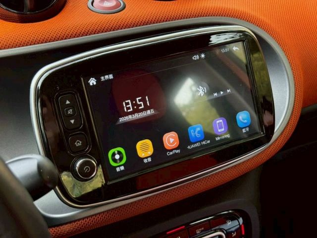 Smart ForFour 66kw Passion 原鈑 小巧靈活 都會代步方便 停車輕鬆無壓力 外型時尚有型  第11張相片