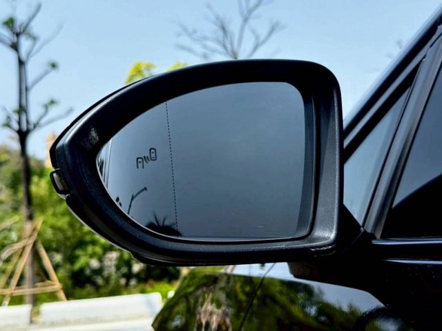 GTI Performance 大P 認證車 鋼炮魅力十足 渦輪動力飽滿 操控靈活帶勁 經典掀背外型配空間 熱血駕馭  第6張相片