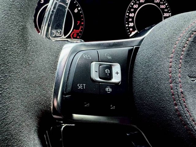 GTI Performance 大P 認證車 鋼炮魅力十足 渦輪動力飽滿 操控靈活帶勁 經典掀背外型配空間 熱血駕馭  第12張相片