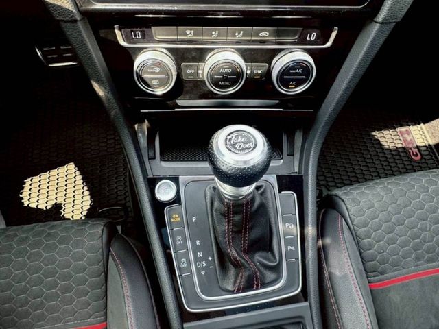 GTI Performance 大P 認證車 鋼炮魅力十足 渦輪動力飽滿 操控靈活帶勁 經典掀背外型配空間 熱血駕馭  第13張相片