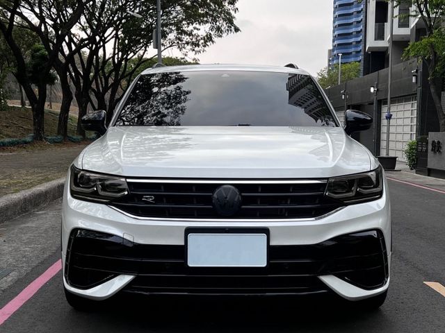 TIguan R 原鈑 性能休旅代表作 馬力充足 操控熱血有樂趣 空間實用 是家庭與玩家的好選擇  第3張相片