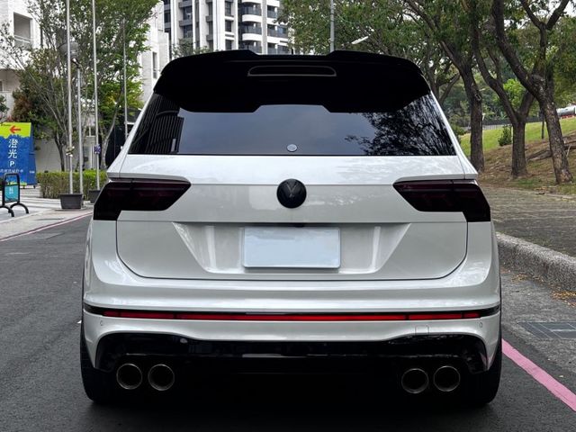 TIguan R 原鈑 性能休旅代表作 馬力充足 操控熱血有樂趣 空間實用 是家庭與玩家的好選擇  第4張相片
