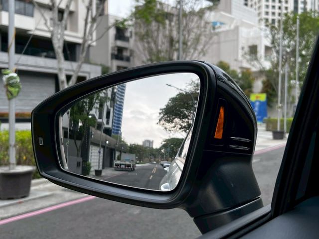 TIguan R 原鈑 性能休旅代表作 馬力充足 操控熱血有樂趣 空間實用 是家庭與玩家的好選擇  第5張相片