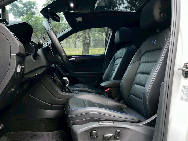 TIguan R 原鈑 性能休旅代表作 馬力充足 操控熱血有樂趣 空間實用 是家庭與玩家的好選擇  第7張相片