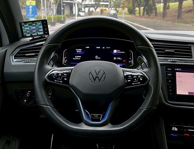 TIguan R 原鈑 性能休旅代表作 馬力充足 操控熱血有樂趣 空間實用 是家庭與玩家的好選擇  第9張相片