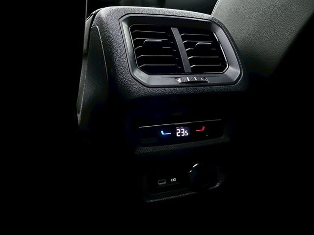 TIguan R 原鈑 性能休旅代表作 馬力充足 操控熱血有樂趣 空間實用 是家庭與玩家的好選擇  第19張相片