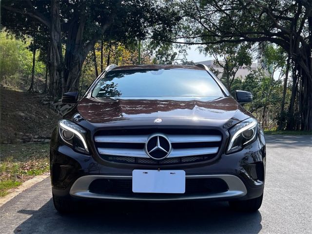 Gla200 原鈑件 小巧休旅結合賓士質感 渦輪動力輕快省油 底盤穩定扎實 通勤代步與假日出遊都合適  第3張相片