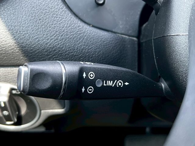 Gla200 原鈑件 小巧休旅結合賓士質感 渦輪動力輕快省油 底盤穩定扎實 通勤代步與假日出遊都合適  第11張相片