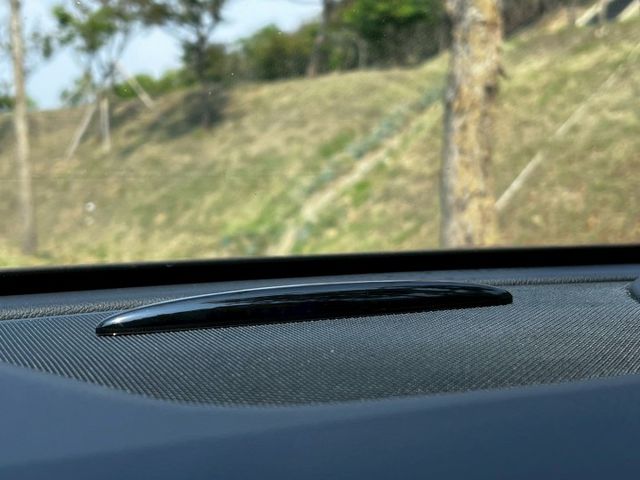 Gla200 原鈑件 小巧休旅結合賓士質感 渦輪動力輕快省油 底盤穩定扎實 通勤代步與假日出遊都合適  第13張相片