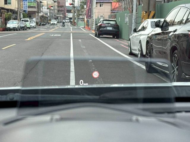 Cx3 頂級型 原鈑件 外型俐落 車身靈活 內裝質感細膩 操控輕快順手 兼顧都會代步與休旅實用性  第11張相片