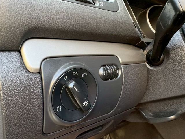 Golf 掀背經典代表 操控靈活 底盤紮實 車室質感出色 兼顧通勤便利與駕馭樂趣 實用與品味兼具  第8張相片