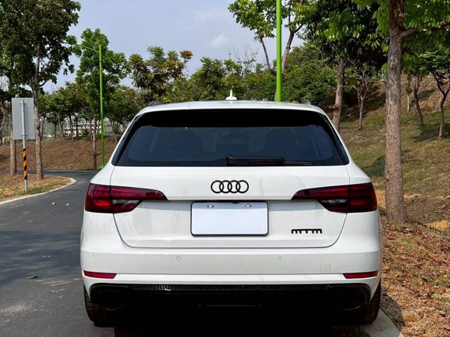 A4 avant 原鈑 兼具運動感與實用空間 操控穩定 質感細膩 旅行車身更顯品味 日常代步與家庭出遊都合適  第4張相片