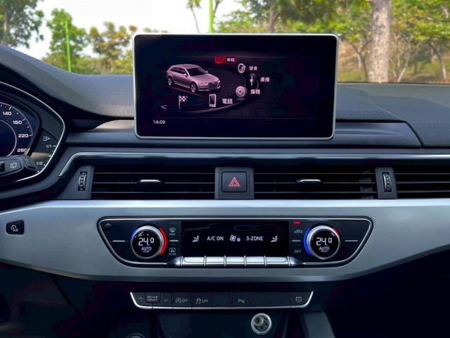 A4 avant 原鈑 兼具運動感與實用空間 操控穩定 質感細膩 旅行車身更顯品味 日常代步與家庭出遊都合適  第12張相片