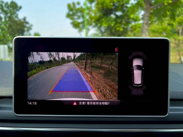 A4 avant 原鈑 兼具運動感與實用空間 操控穩定 質感細膩 旅行車身更顯品味 日常代步與家庭出遊都合適  第14張相片