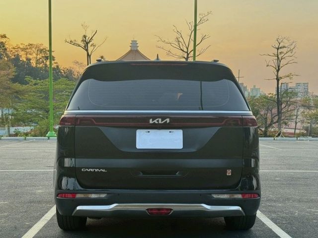 Carnival 尊貴7人座 MPV 空間寬敞 乘坐舒適 配備豐富又有質感 家庭出遊 商務接送都體面又實用  第4張相片