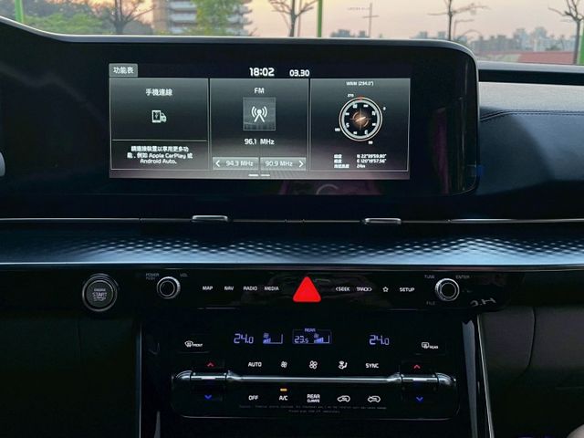 Carnival 尊貴7人座 MPV 空間寬敞 乘坐舒適 配備豐富又有質感 家庭出遊 商務接送都體面又實用  第13張相片