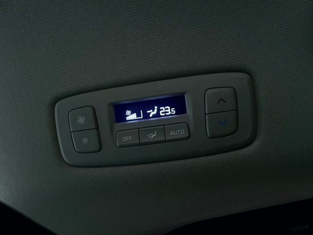 Carnival 尊貴7人座 MPV 空間寬敞 乘坐舒適 配備豐富又有質感 家庭出遊 商務接送都體面又實用  第19張相片