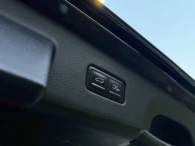 Carnival 尊貴7人座 MPV 空間寬敞 乘坐舒適 配備豐富又有質感 家庭出遊 商務接送都體面又實用  第20張相片