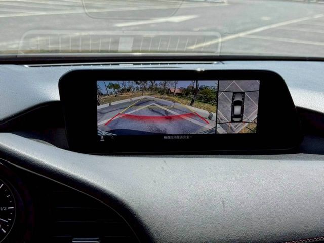 Mazda3 20S Premium 原鈑 質感與科技兼具 外型俐落 配備完善 內裝精緻舒適 展現日系房車高質感魅力  第11張相片