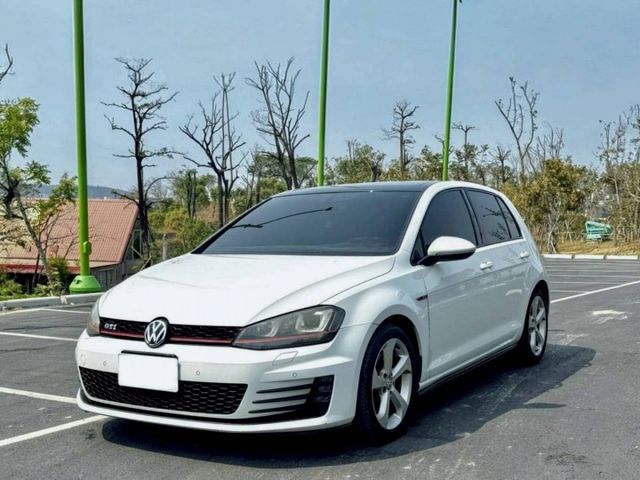 Golf gti 經典鋼炮代表 操控靈活 加速帶勁 日常代步與熱血駕馭一次滿足 實用又有樂趣的好選擇  第1張相片