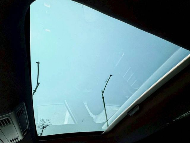 Golf gti 經典鋼炮代表 操控靈活 加速帶勁 日常代步與熱血駕馭一次滿足 實用又有樂趣的好選擇  第12張相片